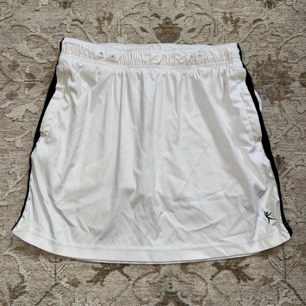 Danskin Black and White Skort